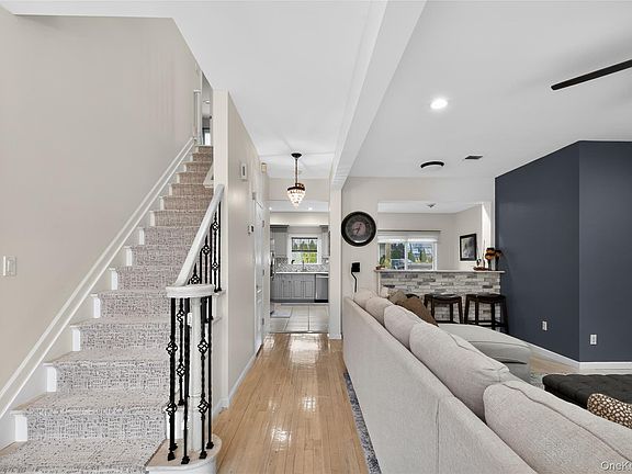 3rd image of 3341 Colony Drive