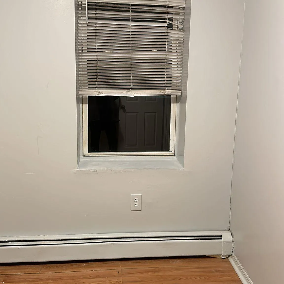 3 bed, 900 sqft, $2,000 — Photo 4