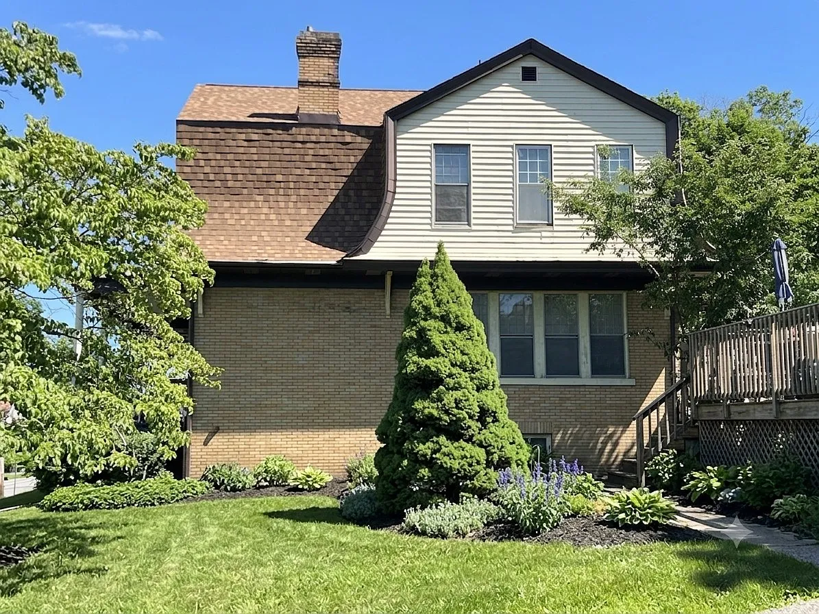 141 Brightwood Ave — Photo 2