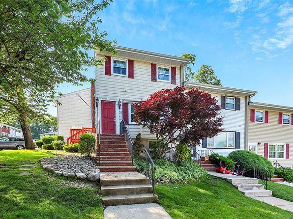 22 Sharon Dr