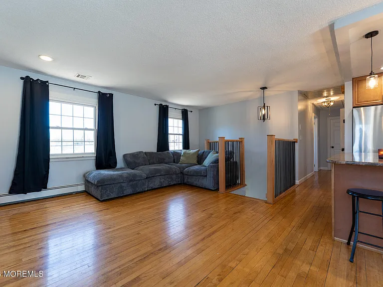 406 Lawrence Dr — Photo 27