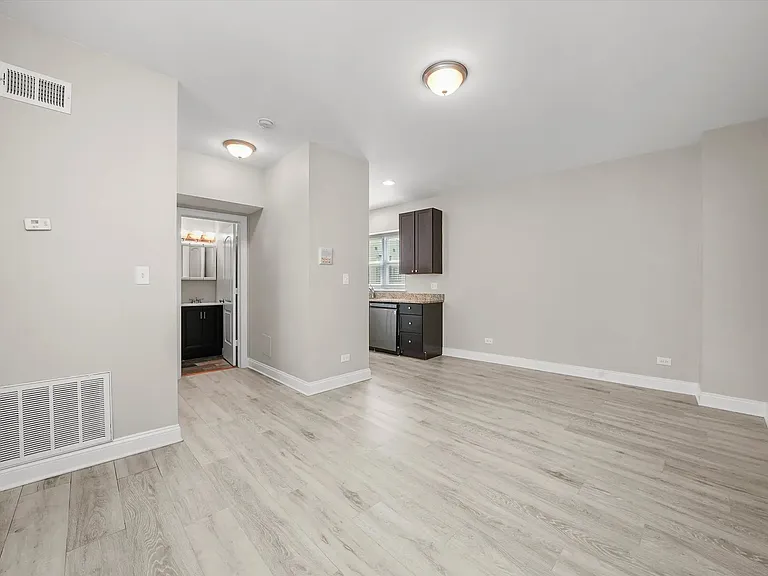 7340-62 N Hoyne Ave #7356-1 — Photo 4