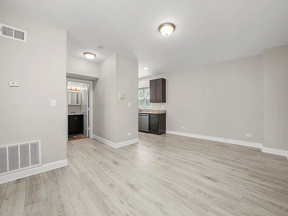 7340 N Hoyne Ave #7354-G