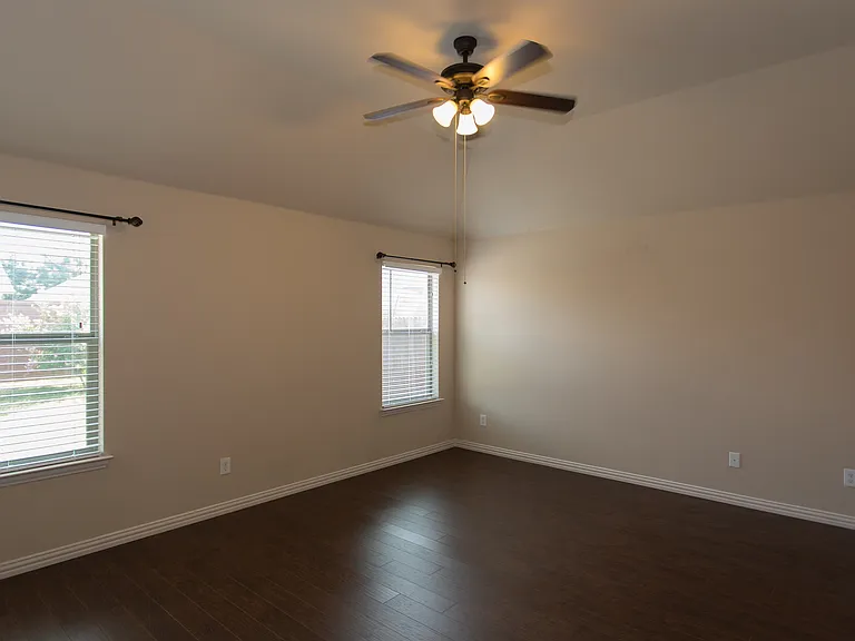 1320 Elkford Ln — Photo 15