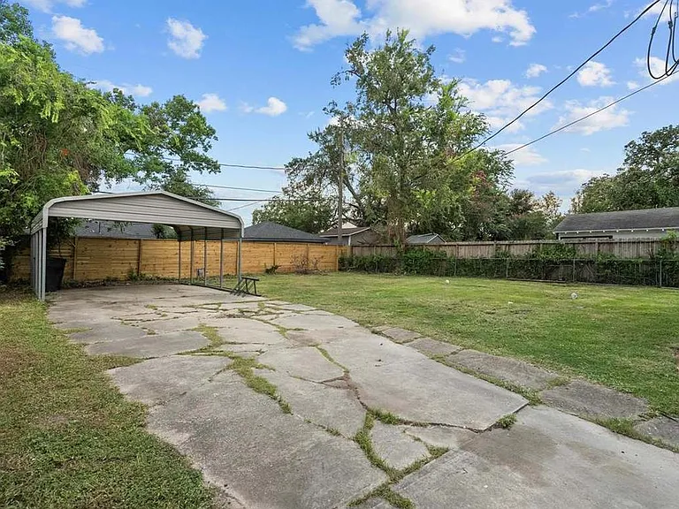 3718 Eagle St — Photo 6