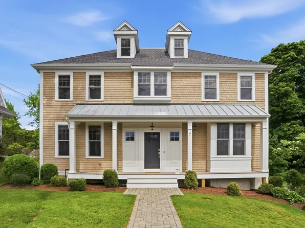 7 Howe St, Hingham, MA 02043