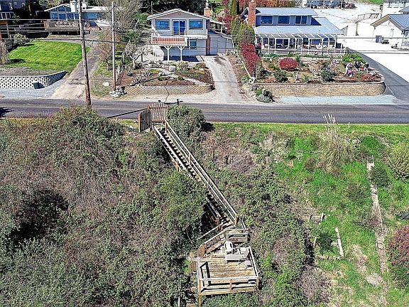 2nd image of 634 Lehman Drive