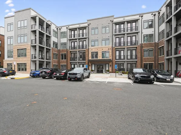 1669 Bandit Loop Unit 301A, Reston, VA 20190