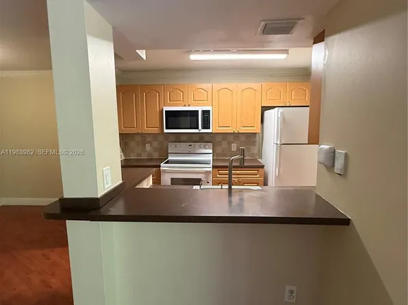 7165 NW 186th St APT A204, Hialeah, FL 33015