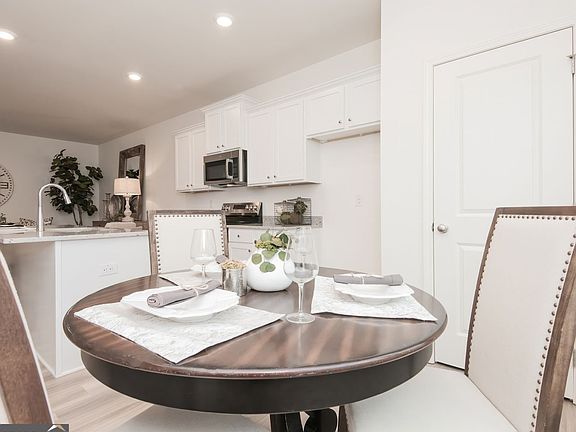 3rd image of 2524 Riverside Rd