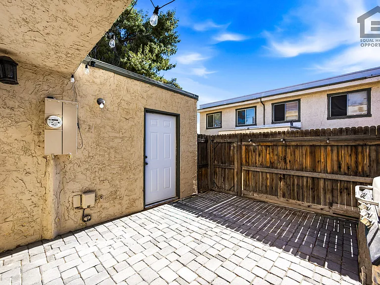 6011 W Townley Ave — Photo 29