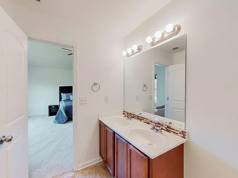 Laurel Ridge Dr — Photo 6