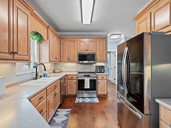 3rd image of 14847 Cherokee Trl