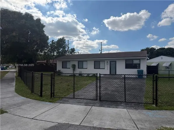 7330 SW 11th St, Miami, FL 33144