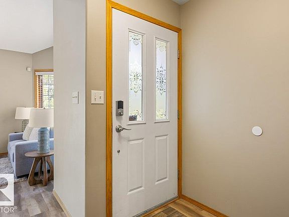 3rd image of 7 Eagle Point E