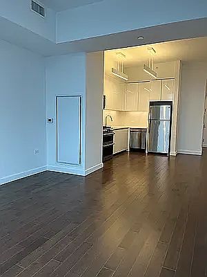 2nd image of 515 W 36th St APT 19F