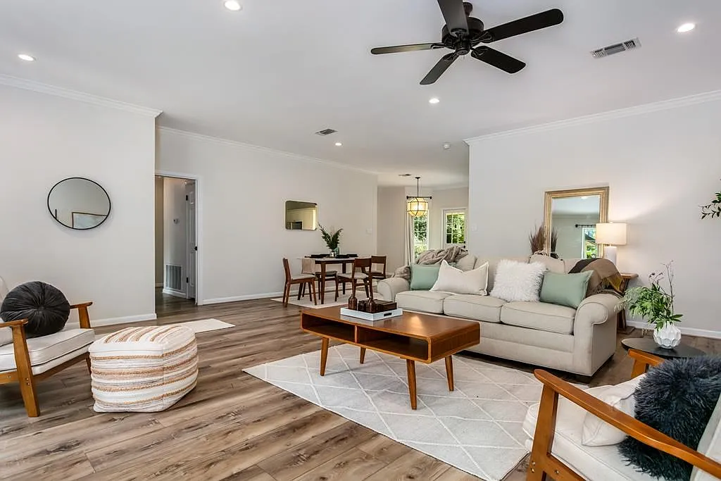3 bed, 2.0 bath, 1990 sqft, $3,000 — Photo 4
