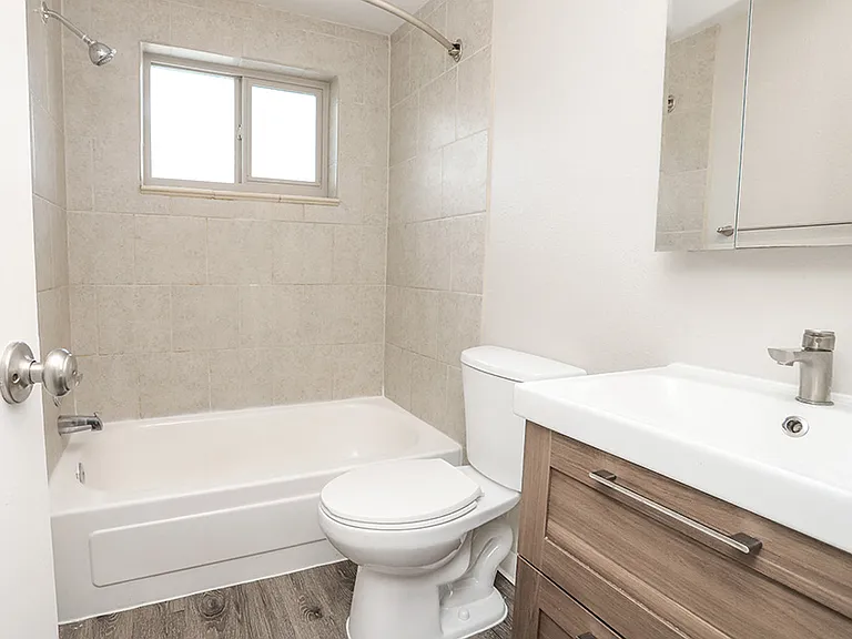 South Washington St Apts — Photo 49