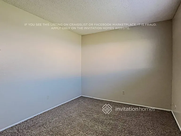 7913 Samantha Way — Photo 11