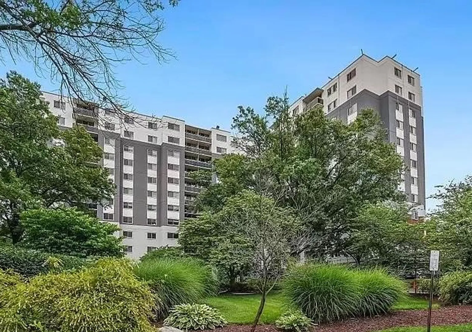 Bright & Spacious 2BR/2BA Condo at Takoma Overlook All Utilities Included! — Photo 2