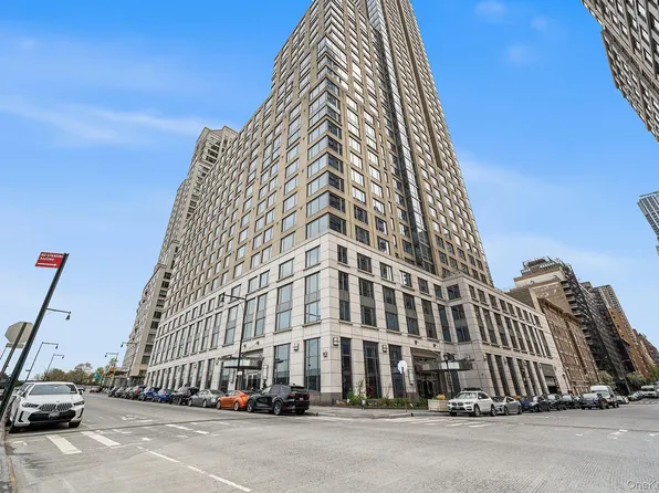 220 Riverside Boulevard #3G, New York (Manhattan), NY 10069