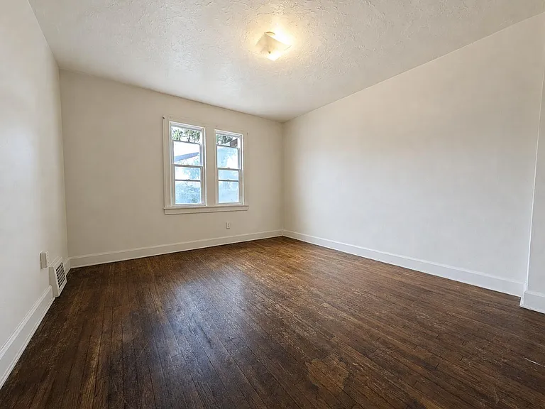 Unit Photo