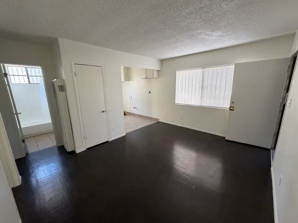 4615 S Hoover St APT 2, Los Angeles, CA 90037