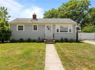 19 Murphy Cir, Middletown, RI 02842