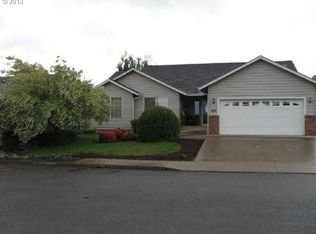 309 Ridgeway St, Sutherlin, OR 97479