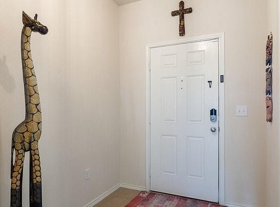 3rd image of 316 Jackson Blue Ln