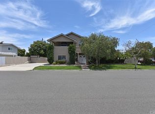 2004 Arnold Ave, Costa Mesa, CA 92627