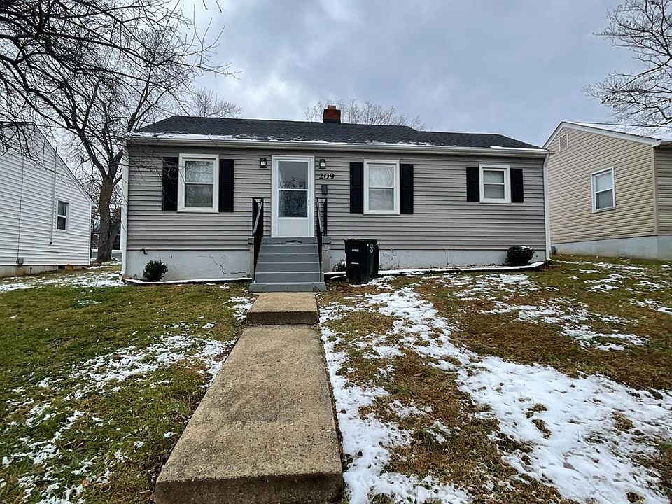 1st image of 209 College Dr