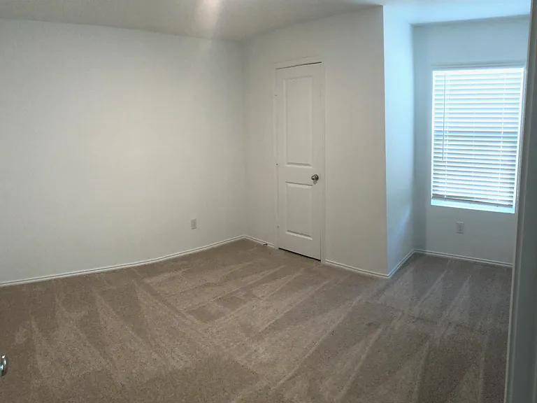 700 Dashwood Dr — Photo 10