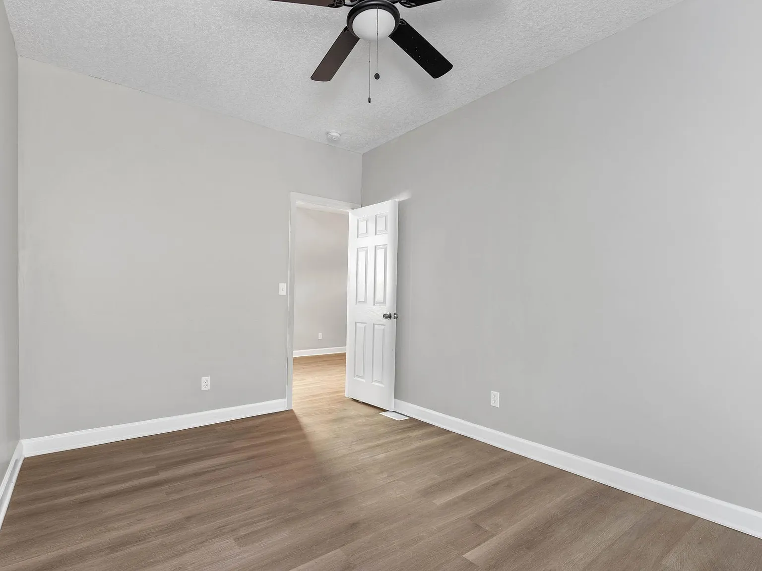 4122 Forest Ave — Photo 3