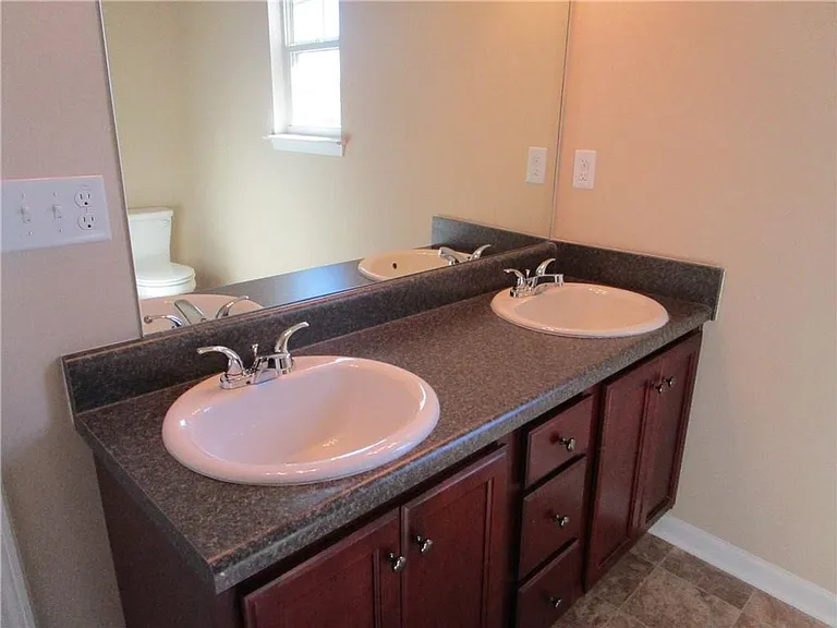 628 Oakside Pl — Photo 7
