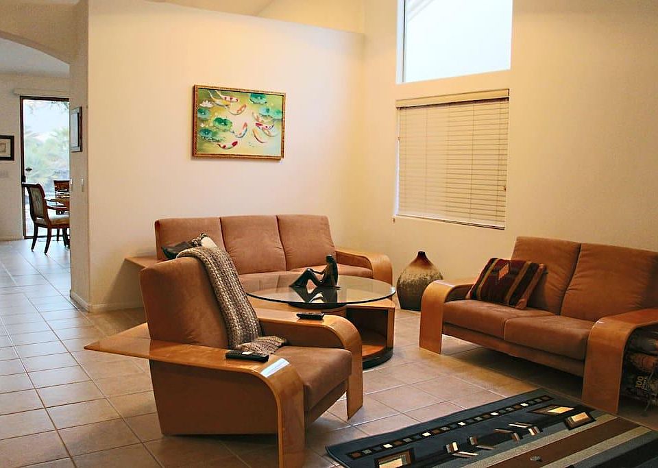 Living room, fully furnished