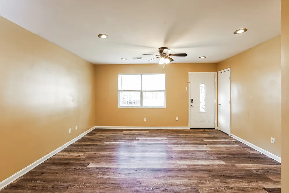 4 bed, 2.0 bath, 1530 sqft, $2,065 — Photo 4