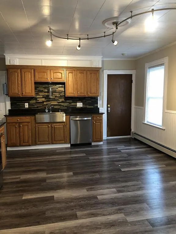 165 Bellingham Street — Photo 3
