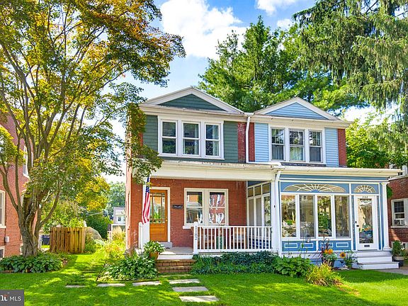 2nd image of 1182 Elm Ave