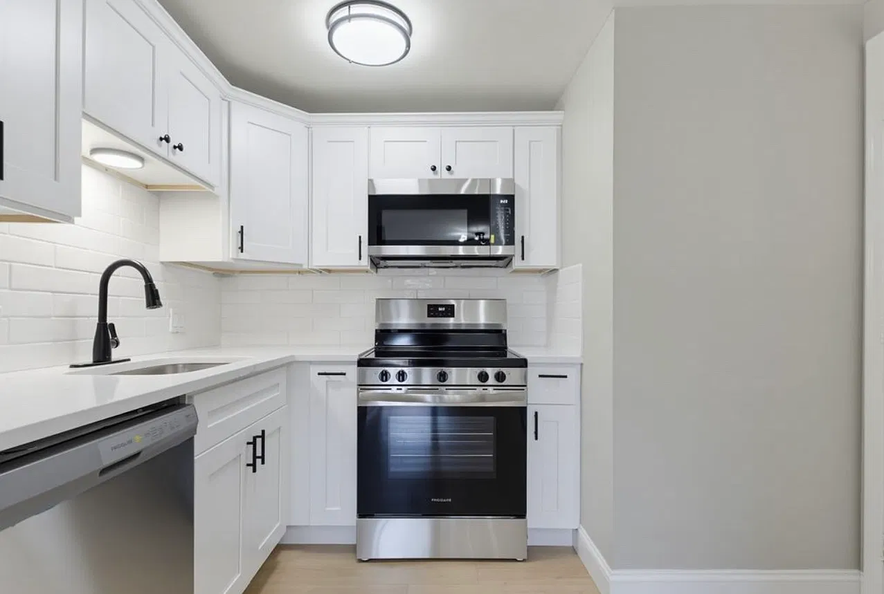 2 bed, 805 sqft, $2,200 — Photo 3