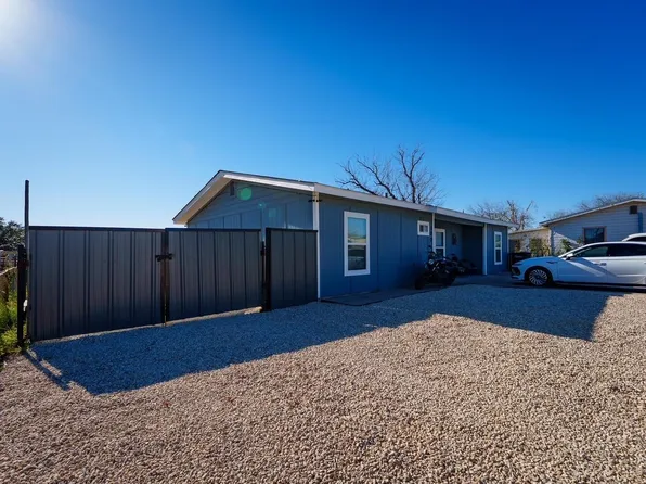 100 Ricks Dr, Del Rio, TX 78840