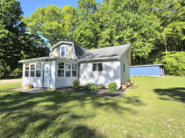 430 N Vickeryville Rd, Stanton, MI 48888