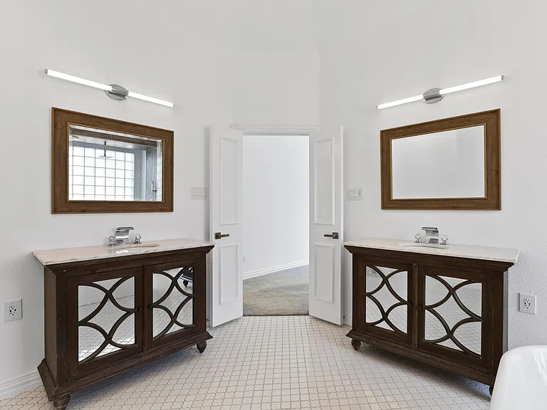 914 Edgemeer Ln — Photo 18