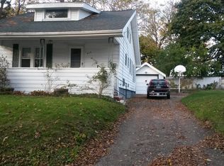 913 McKim Ave, Lansing, MI 48910