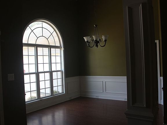 4th image of 209 Sedgebrooke Dr