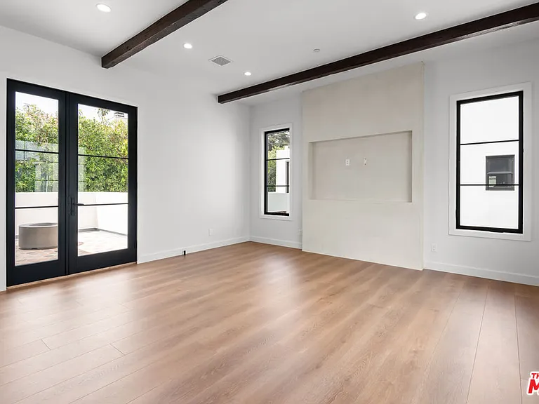 930 Lincoln Blvd #B — Photo 4