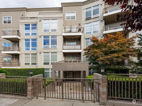 3221 SW Avalon Way #305, Seattle, WA 98126