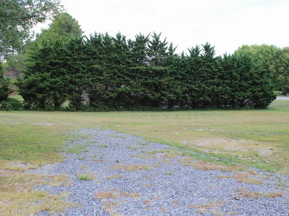 Woodlyn St, Dublin, VA 24084