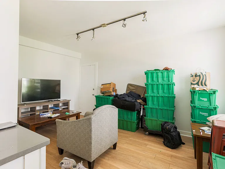 511 W Belmont Ave #23 — Photo 4