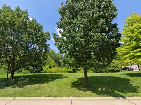 29 Stonebridge Crossing Dr, Maryville, IL 62062